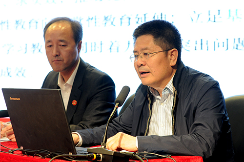 党委组织部部长解宗军传达推进“两学一做”学习教育常态化制度化工作有关会议和文件精神